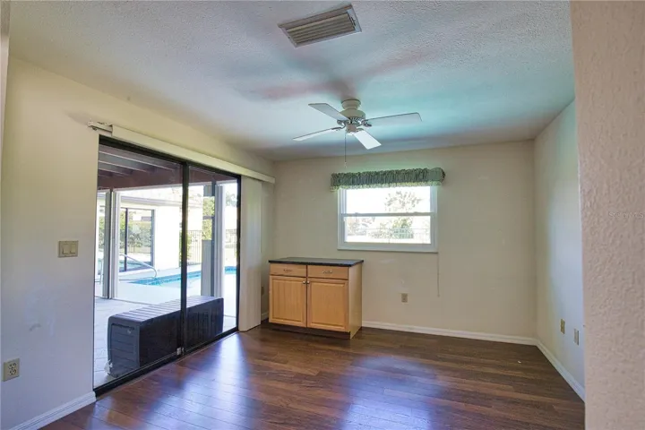 Office/craft room in Primary