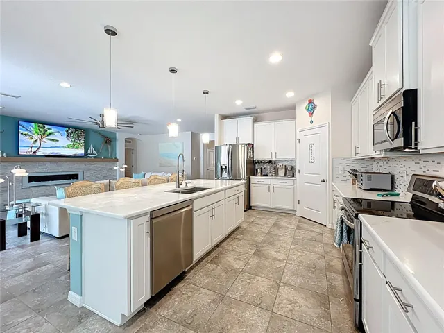 Light and Bright Kitchen