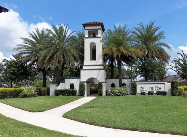 Del Tierra Entrance