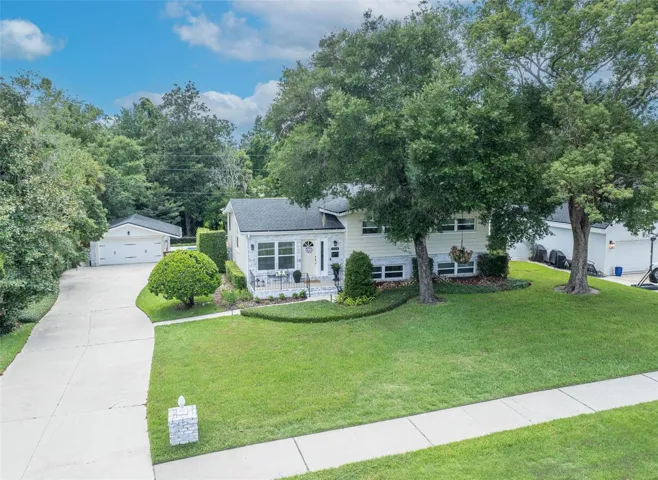Welcome home to 624 Tuscarora Trail...