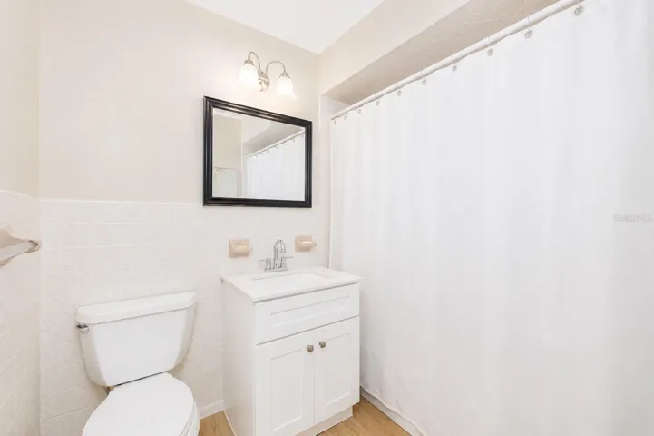 Guest bathroom.
