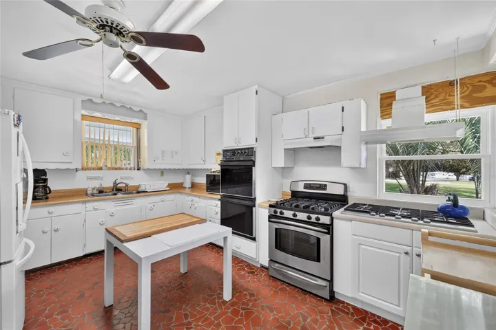 Clubhouse Kitchen