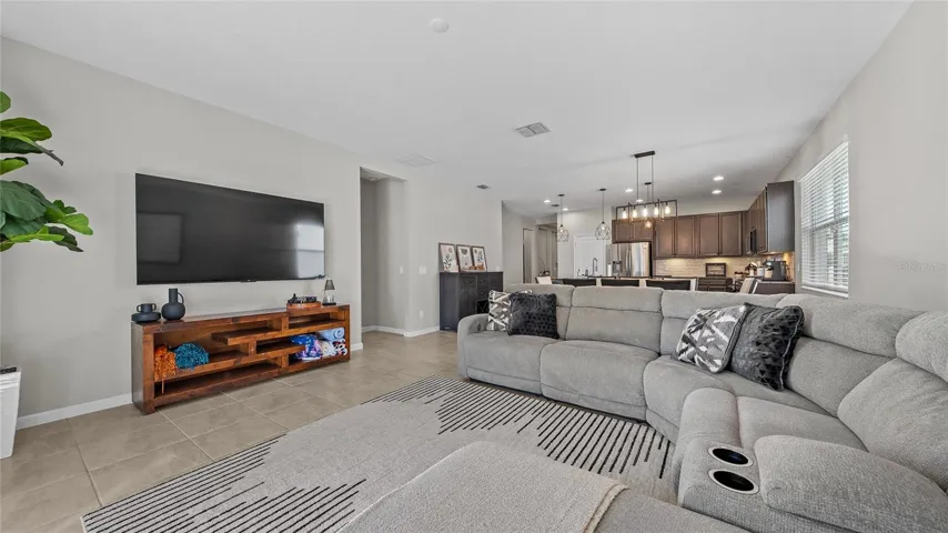Living Room (2)