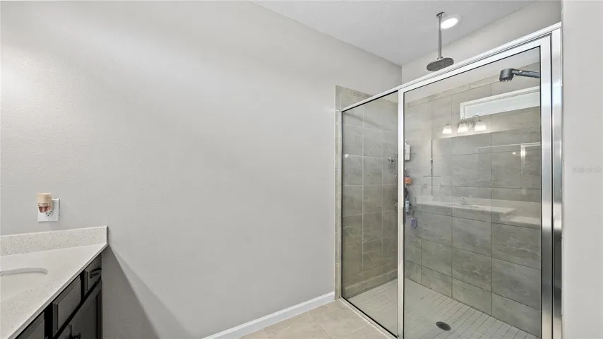Primary Bathroom (2)