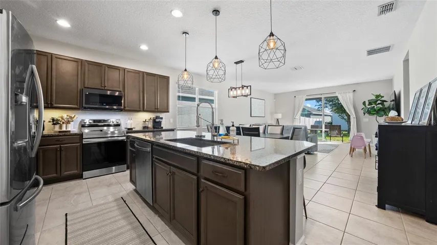 Kitchen (2)