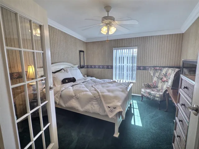 2nd bedroom or den, no closet