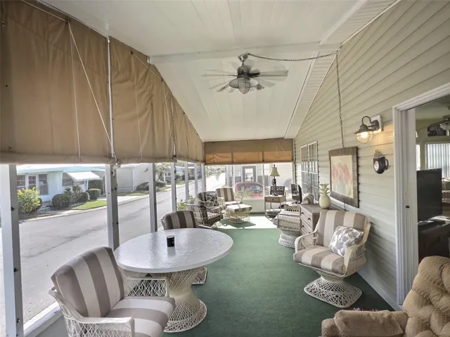 Front Porch/florida room