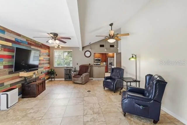 Family room 3