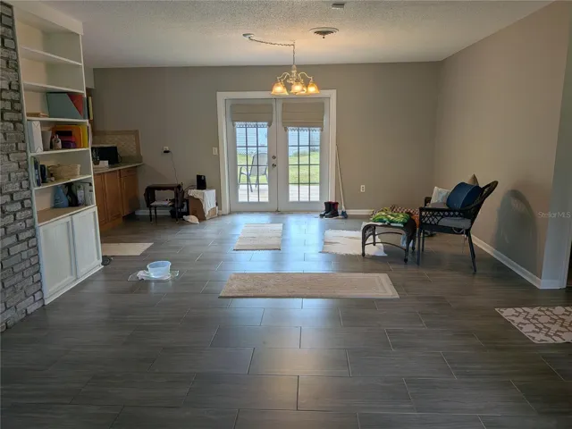 Living Room/Dining Room