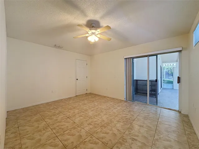 Owner's Suite with access to Lenai