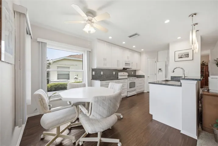 Dinning space near kitchen