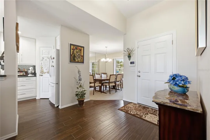 Front Entry - Dinning room