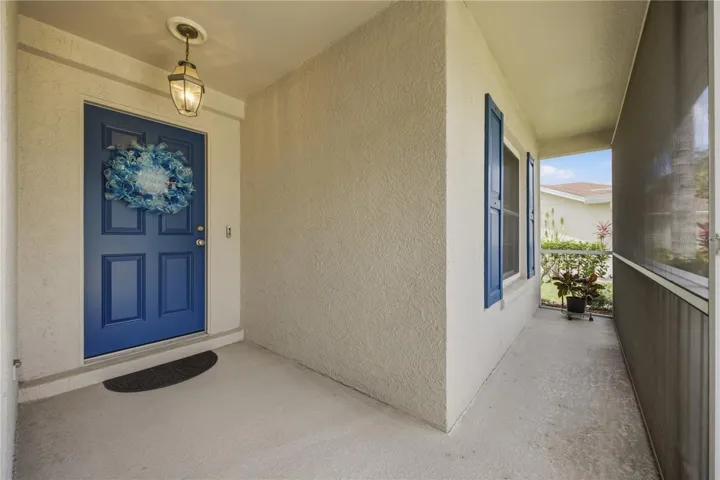 Front Screened in patio
