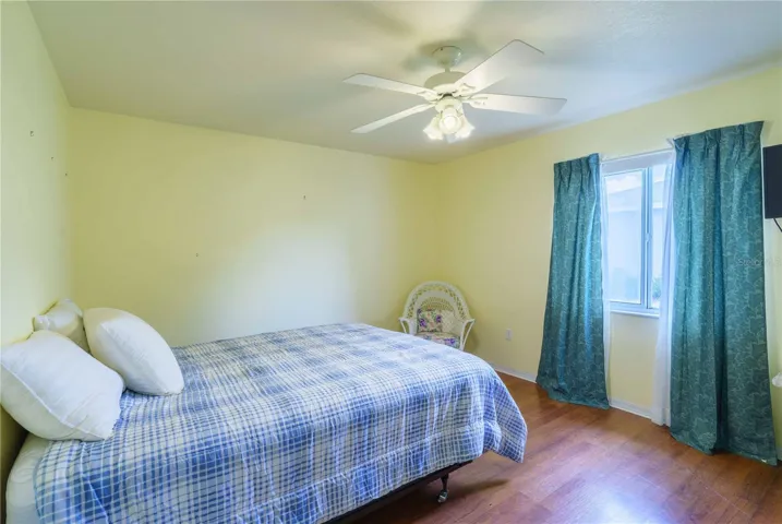 Guest bedroom