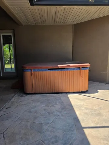 Hot tub
