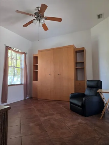 Guest suite - Murphy bed