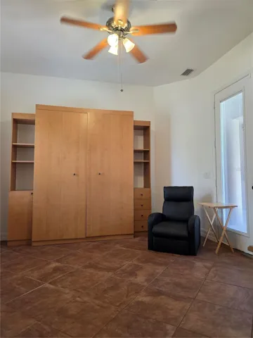 Guest suite - Murphy bed