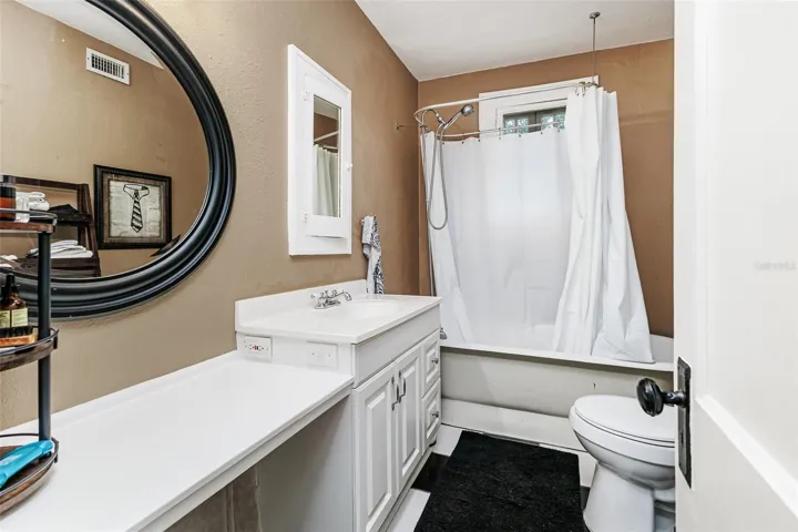 Full Bathroom