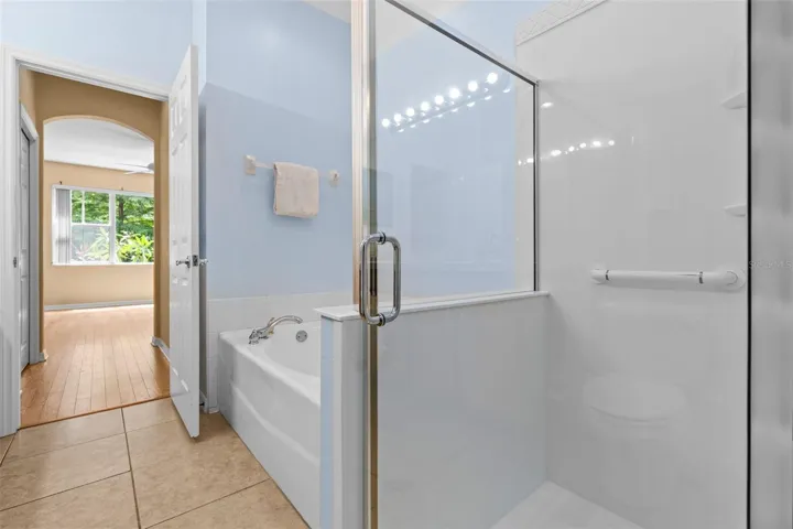 2020 glass enclosed shower