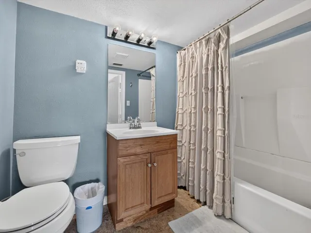 Private Secondary Owner's Retreat Bath