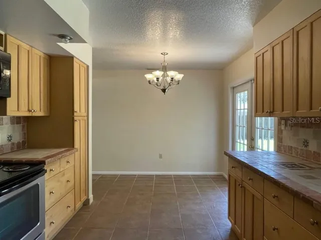 Kitchen w/dining area