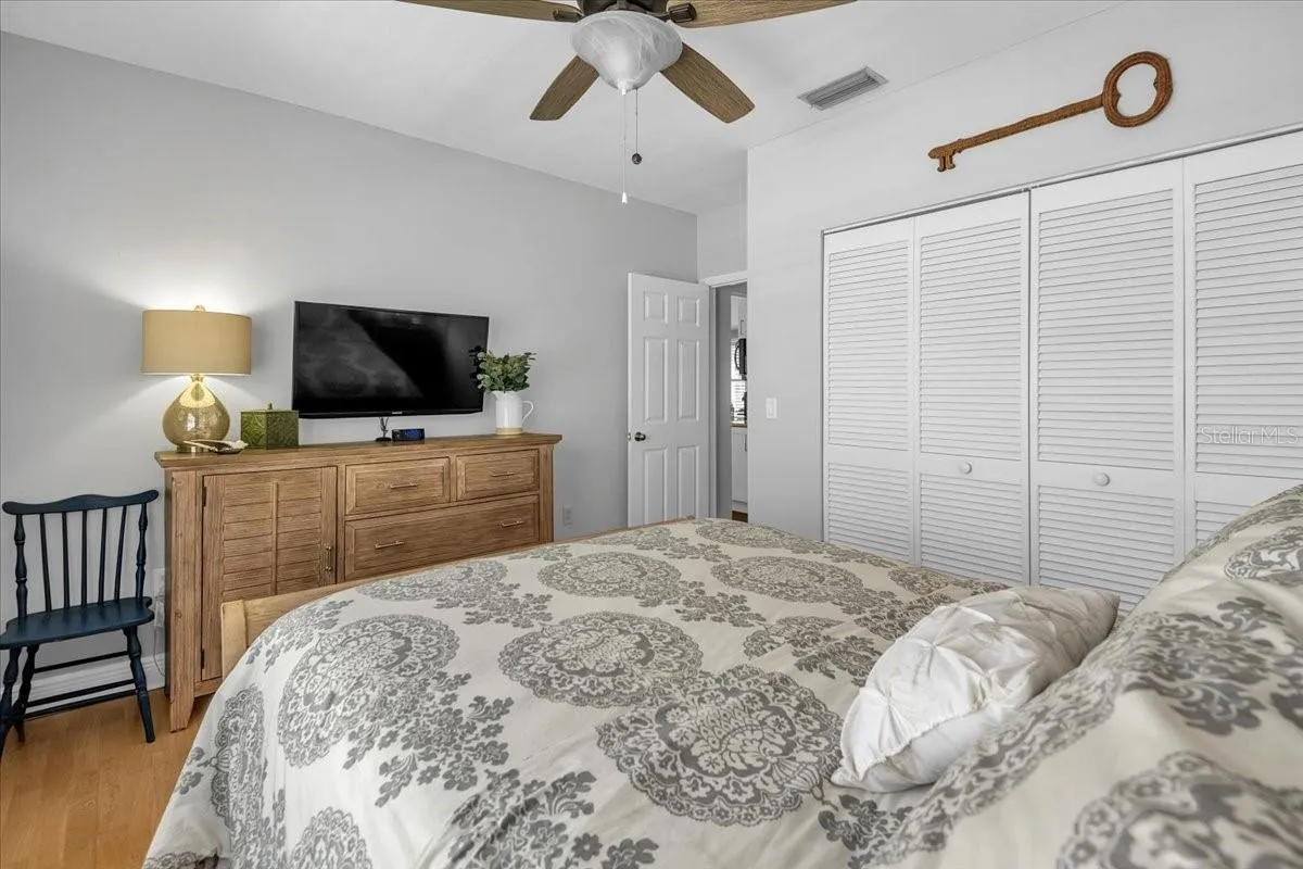 Guest bedroom