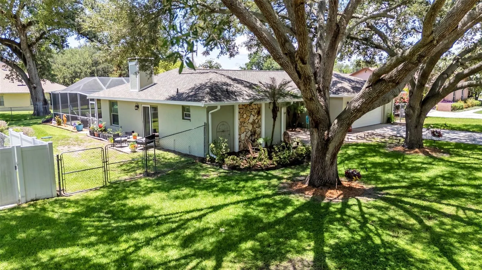 422 Willow Run, Lakeland, Florida 33813 — photo 3