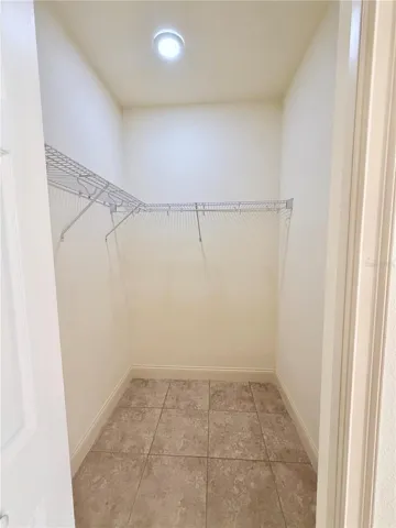 Walk-in-Closet