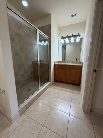 First floor Master bathroom