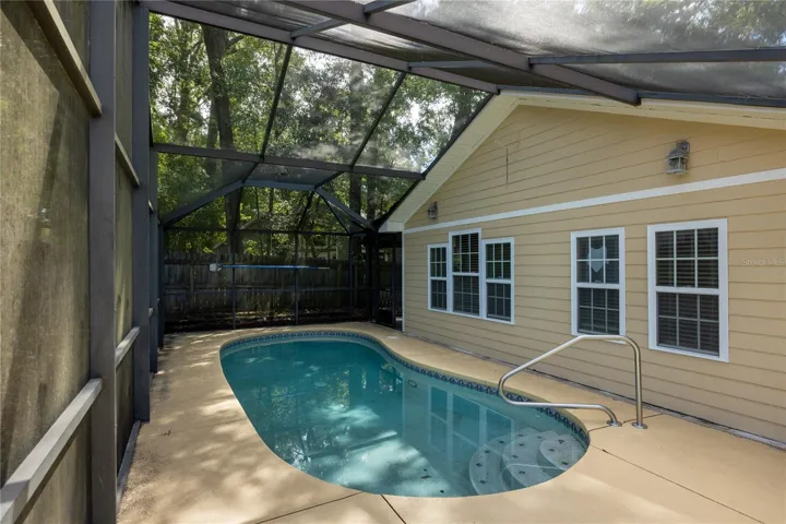 Private Screened Pool