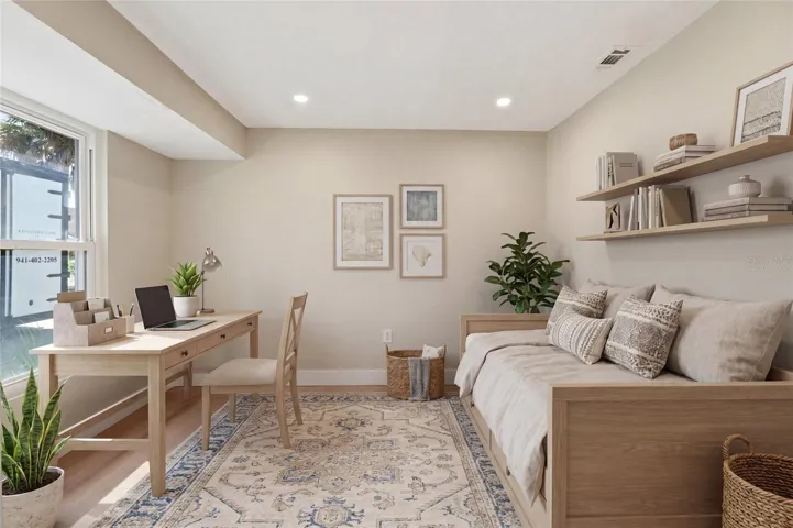 bonus room/office virtually staged