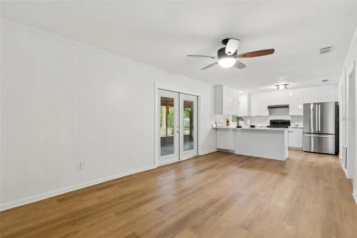 Family area adjacent to the kitchen