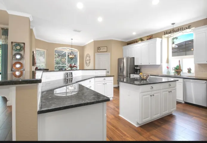 42' uppers kitchen