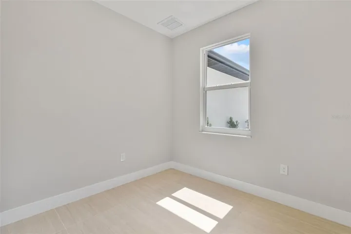 Office/Bedroom 4