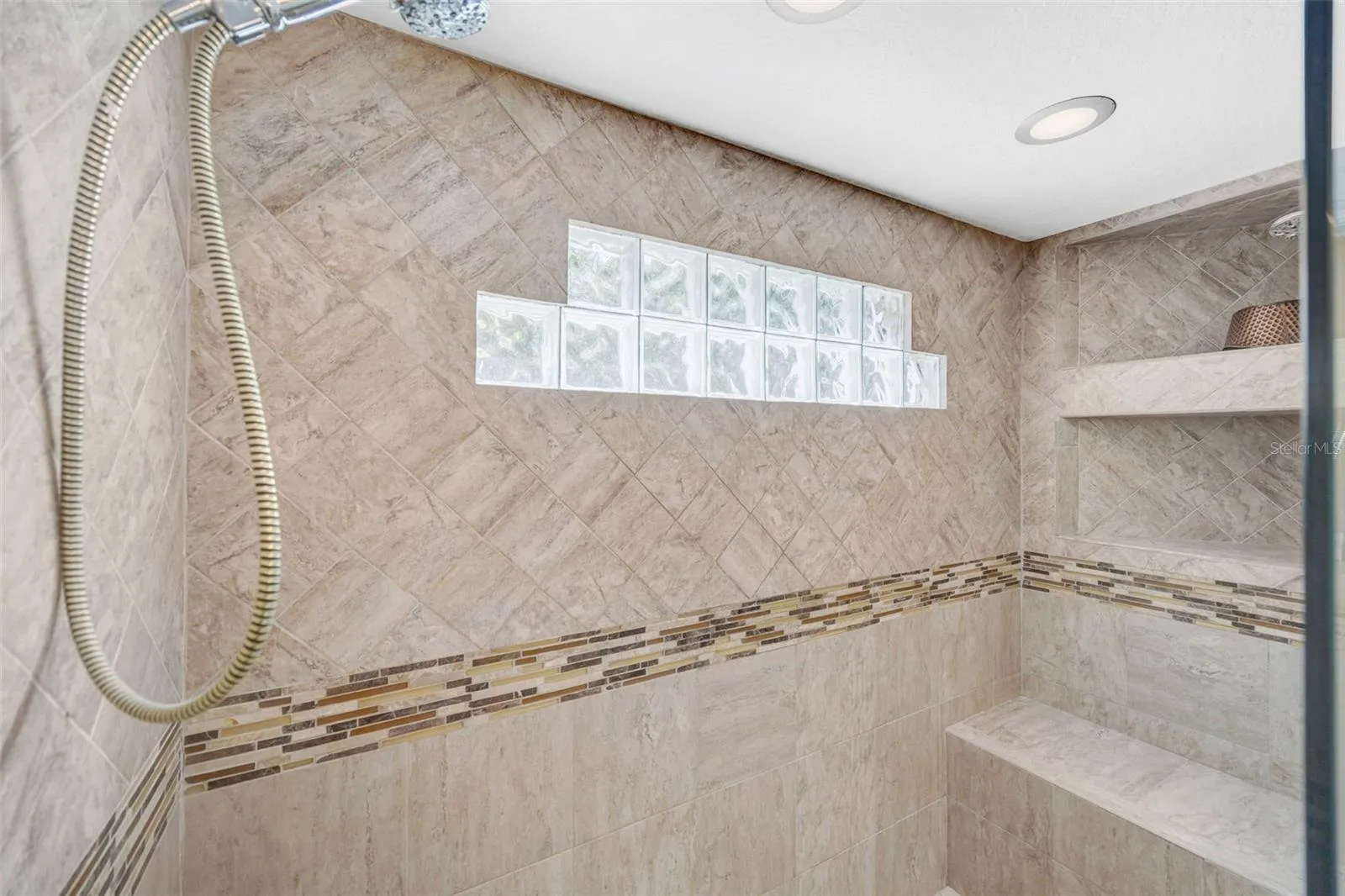 Suite 1 primary bath