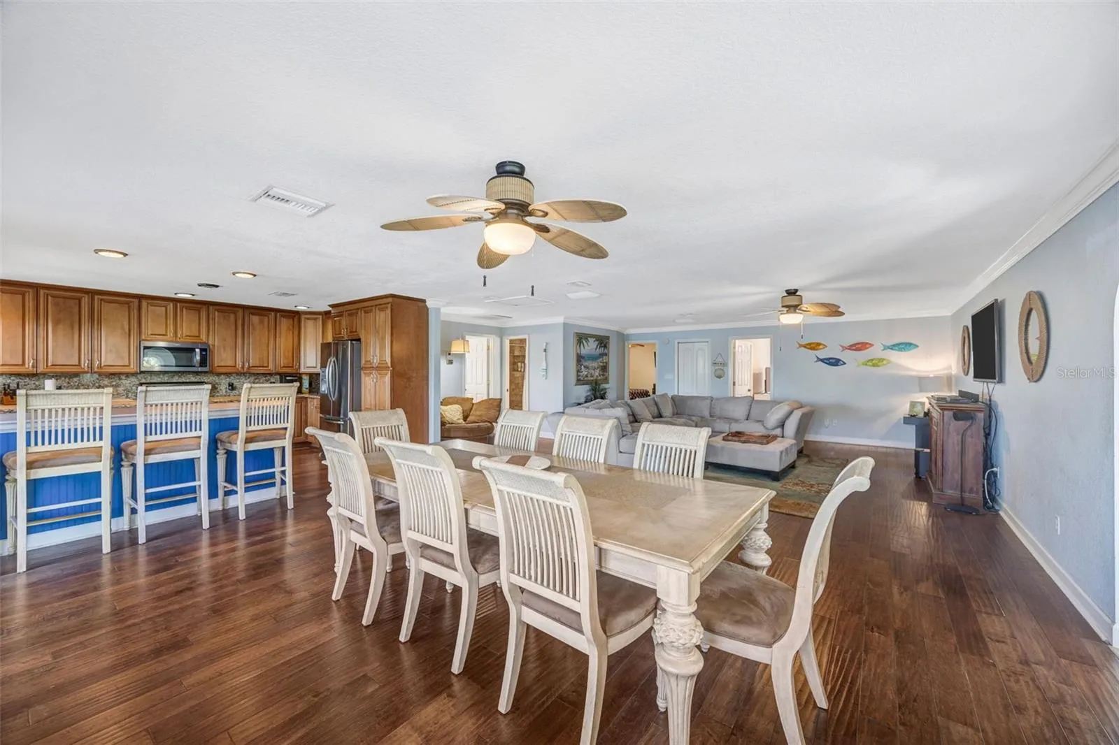 Suite 3 dining room
