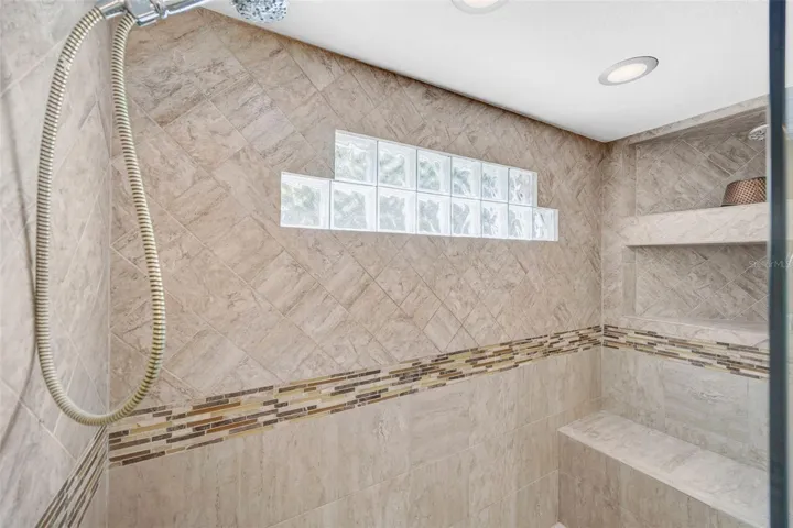 Suite 1 primary bath