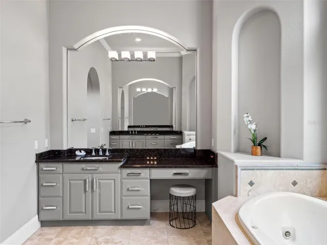 Primary Suite Bath