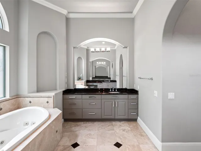 Primary Suite Bath