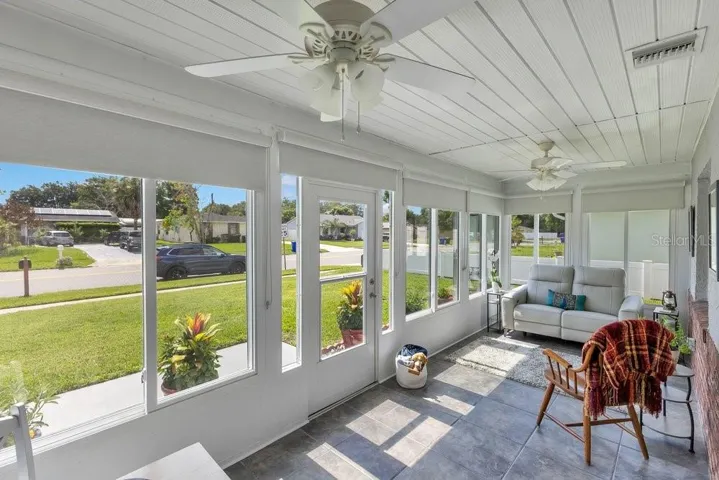 Air-conditioned sunroom