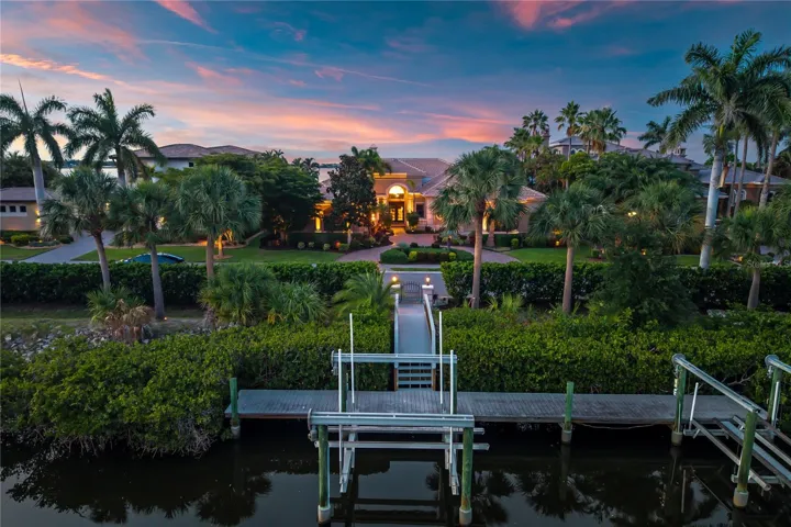Front Dock/ Lifts