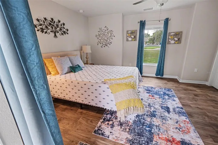 Guest bedroom out by the pool