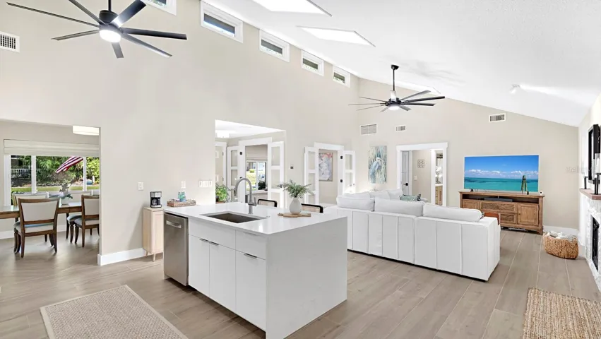 Eat In Kitchen Island