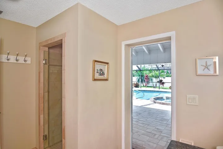 Bathroom 2/pool bath