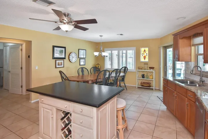 Kitchen, dining room