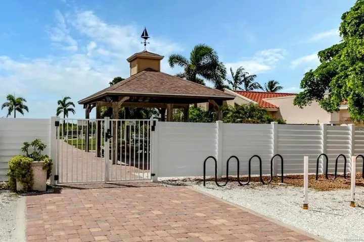 Golden Beach private beach access
