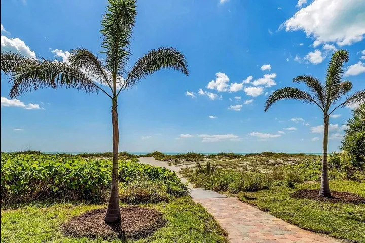 Golden Beach private beach access