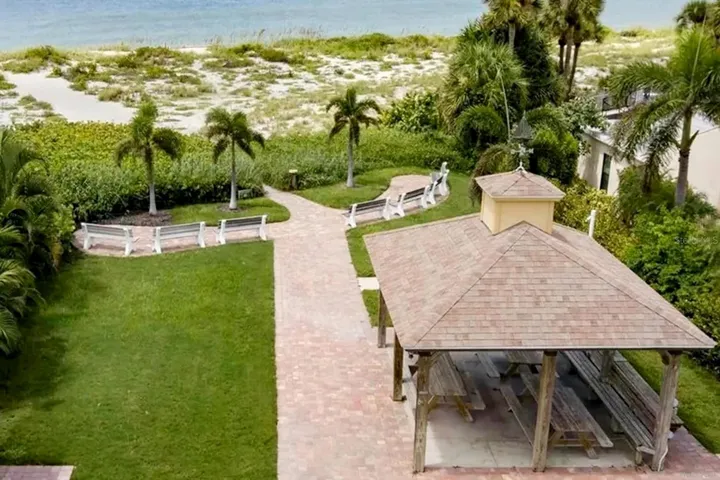 Golden Beach private beach access