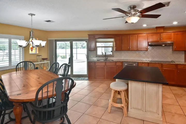 Dining room, kitchen
