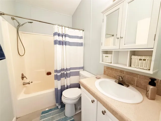 full hall bath next to BRs 2&3